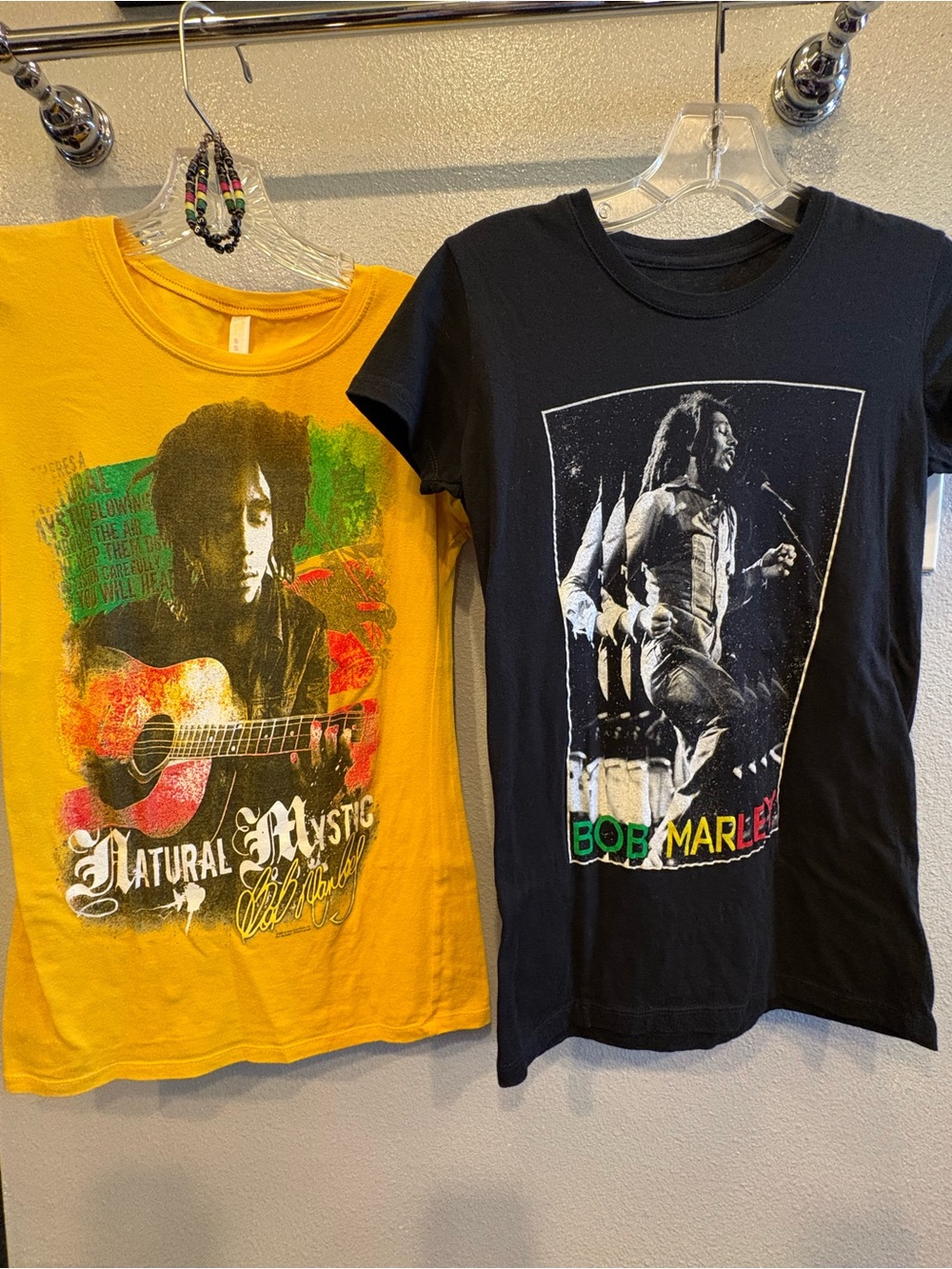 Bundle Bob Marley T-Shirts and Bracelet